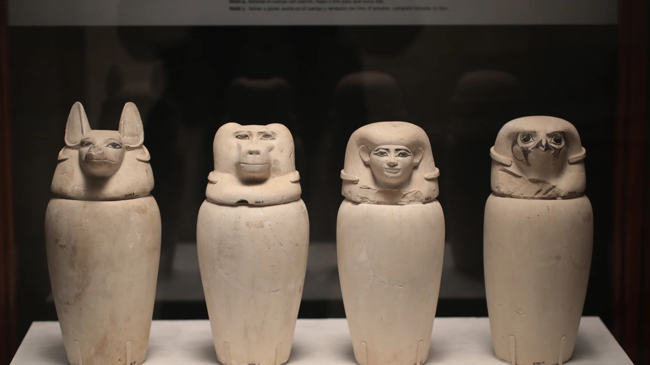 Специалисти разкриха тайната на мумифицирането в Древен Египет по съдове