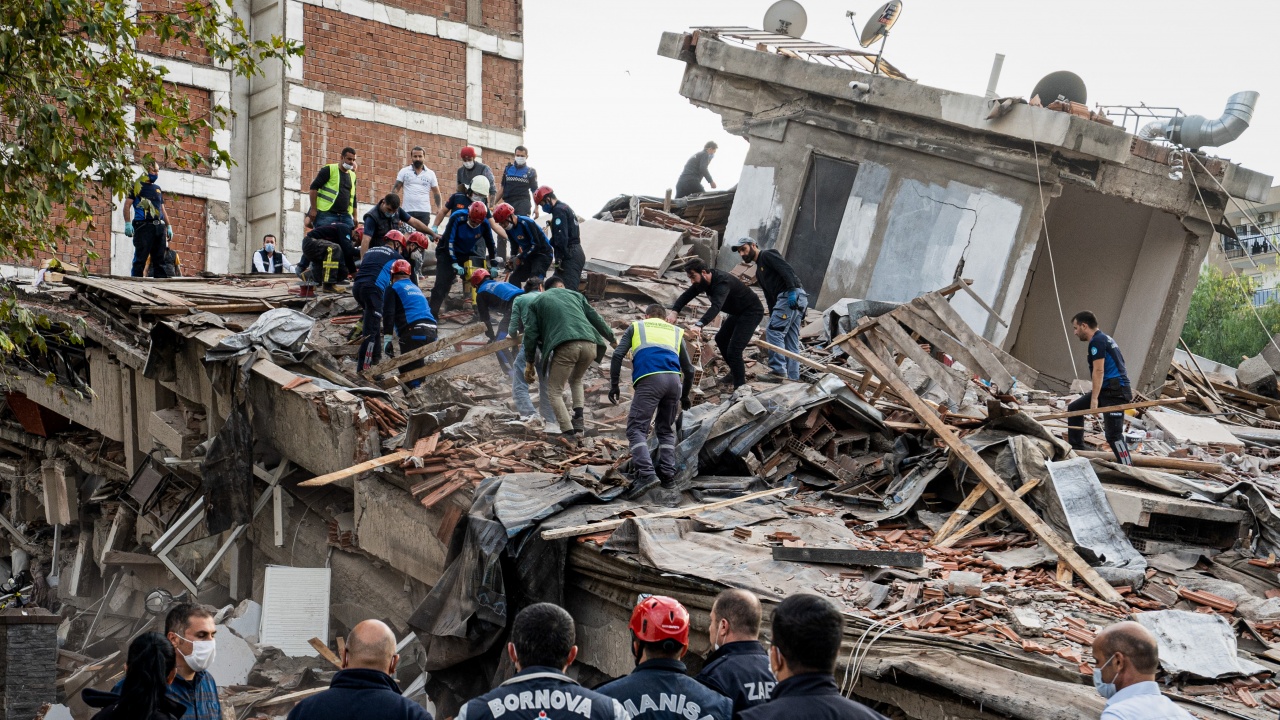 След силното земетресение в Турция, властите в Южна Италия издадоха