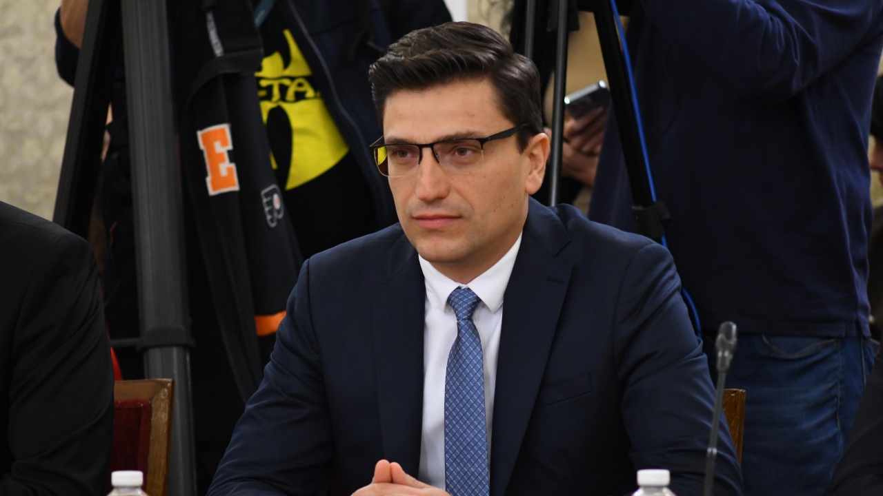 Сабрутев (ПП) с огнен апел към президента заради решение на служебния кабинет