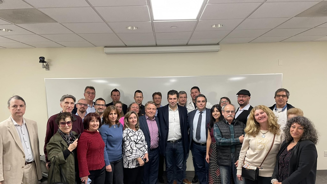 Кирил Петков и Асен Василев са в САЩ