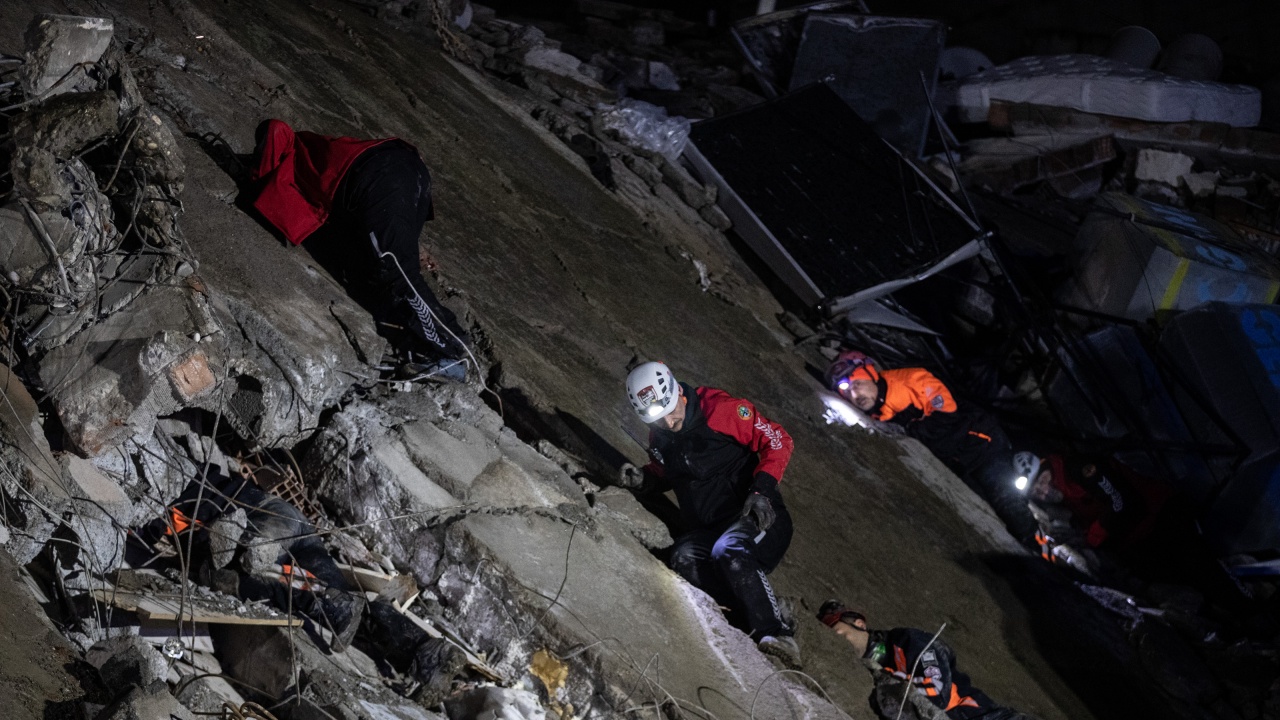 Три дни след земетресението в Турция, засегнало тежко и съседна