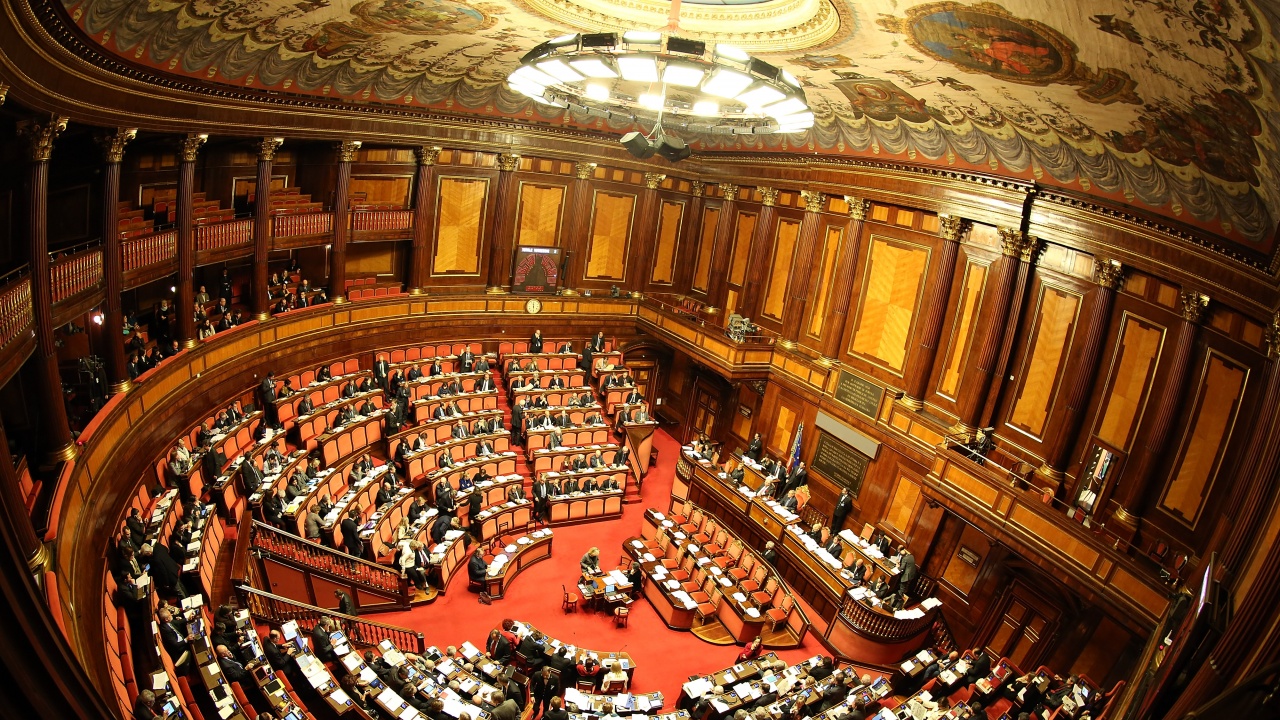 Италия упрекна Франция за "неуместната" покана към Зеленски