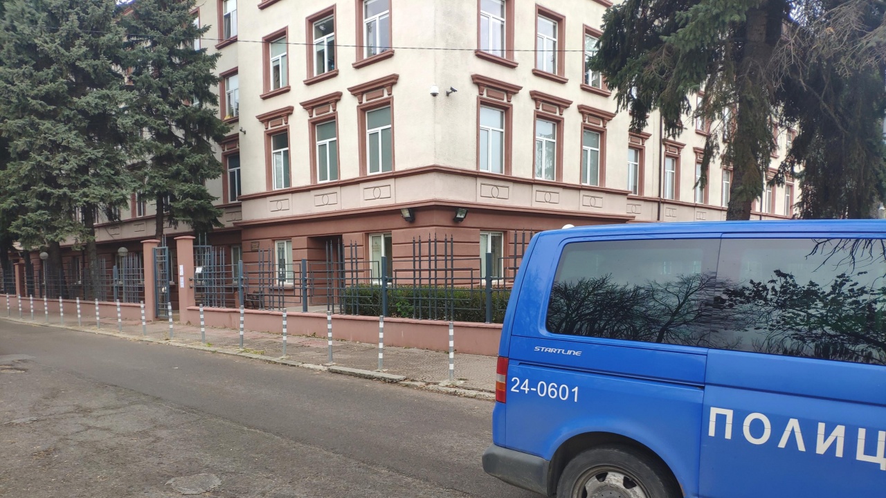 Евакуираха съдебни и общински сгради в София заради поредния фалшив сигнал за бомба