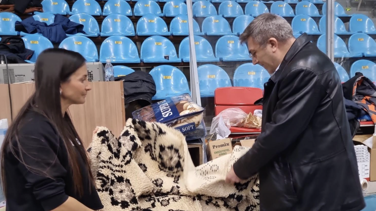 Мустафа Карадайъ занесе лично дарения в Турция