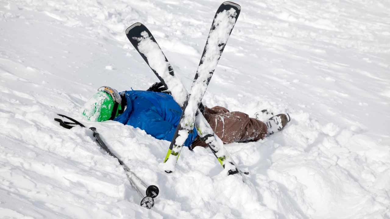 Спасеният 16 годишен скиор след удар в дърво на Пампорово е