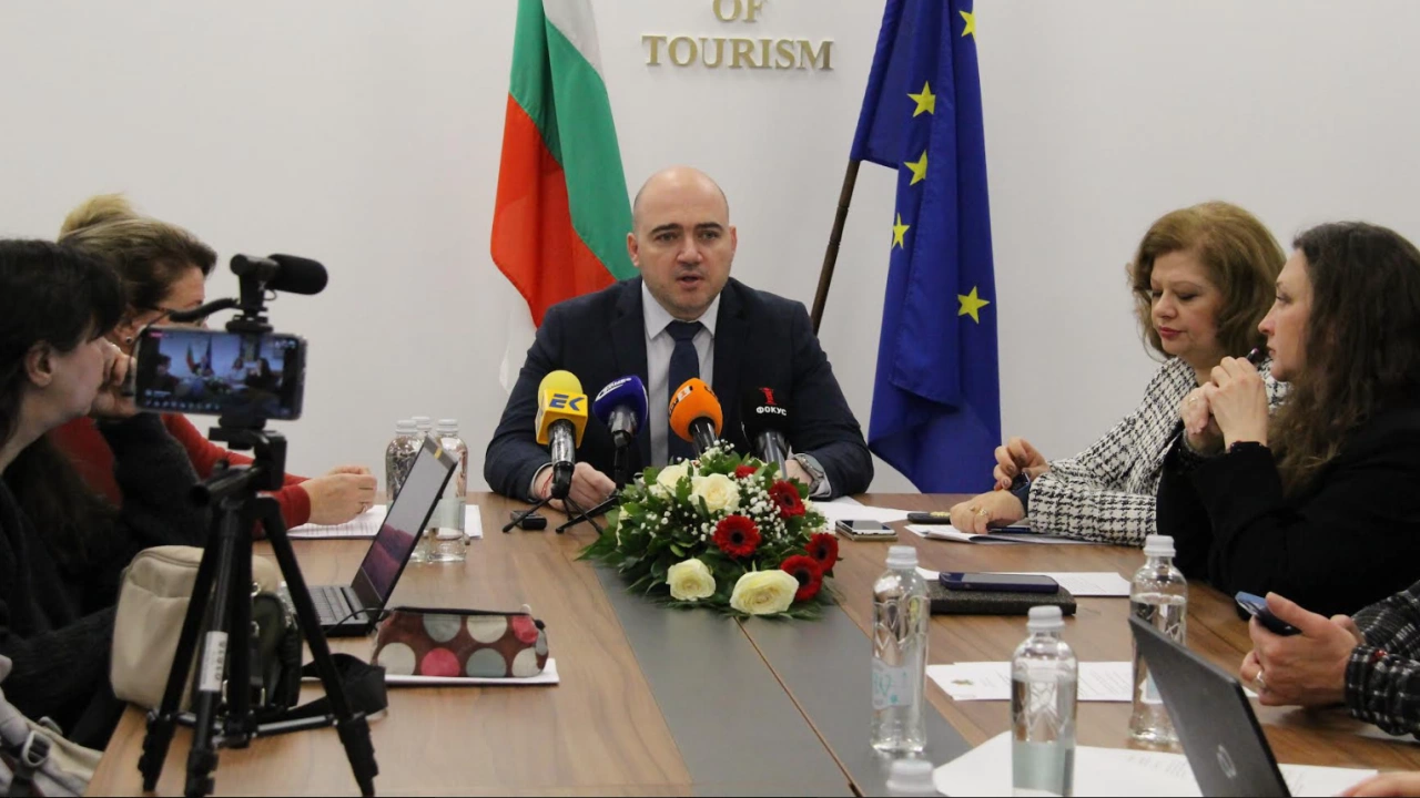 Служебният министър на туризма д р представи на пресконференция приоритетните задачи