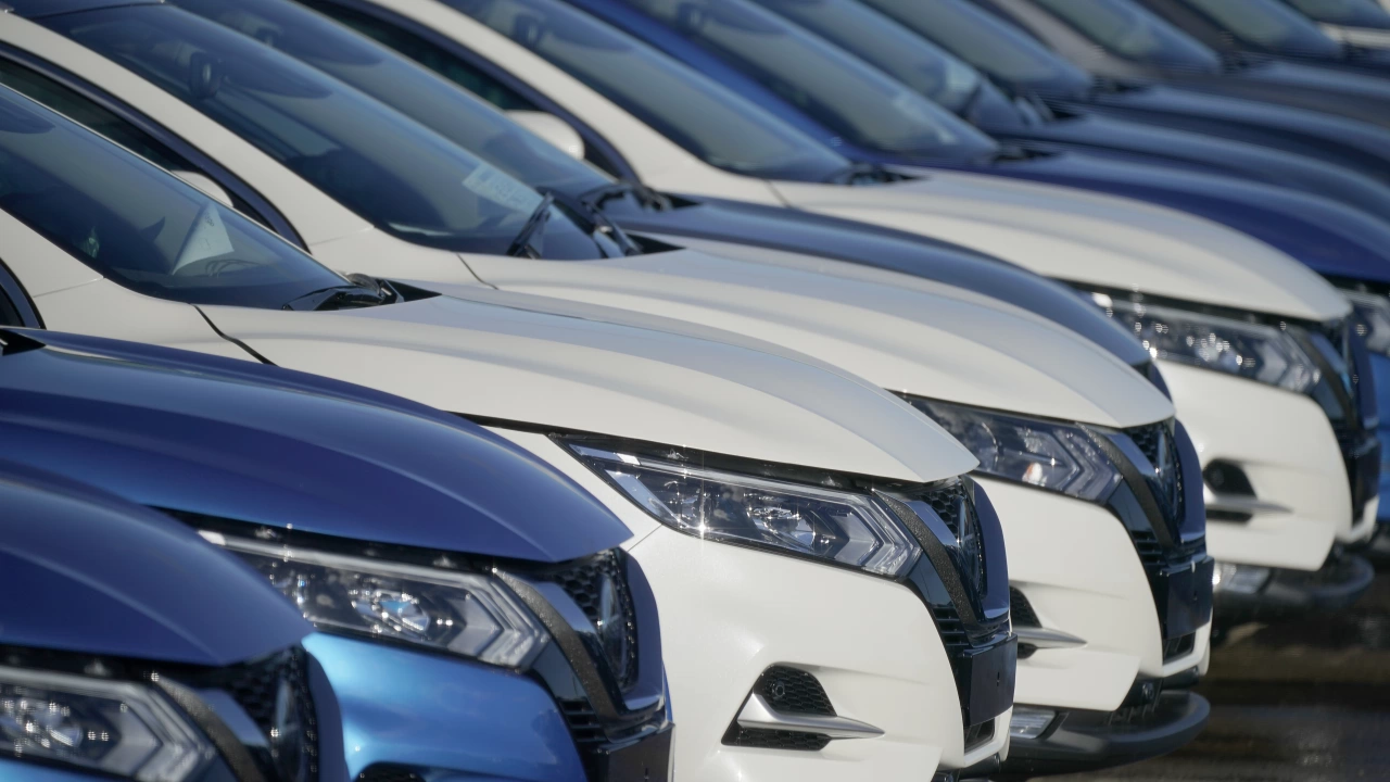 Продажбите на нови автомобили в Русия са били с 63 1