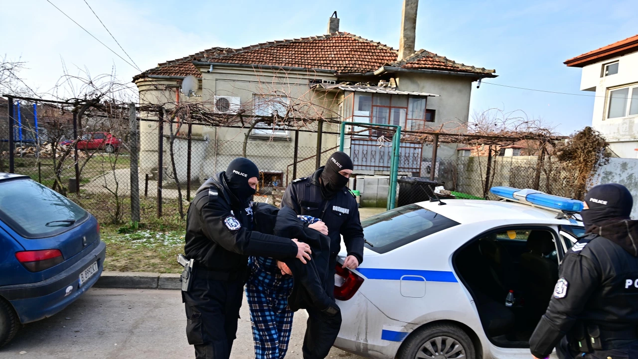 Специализирана полицейска операция се провежда във варненското село Старо Оряхово