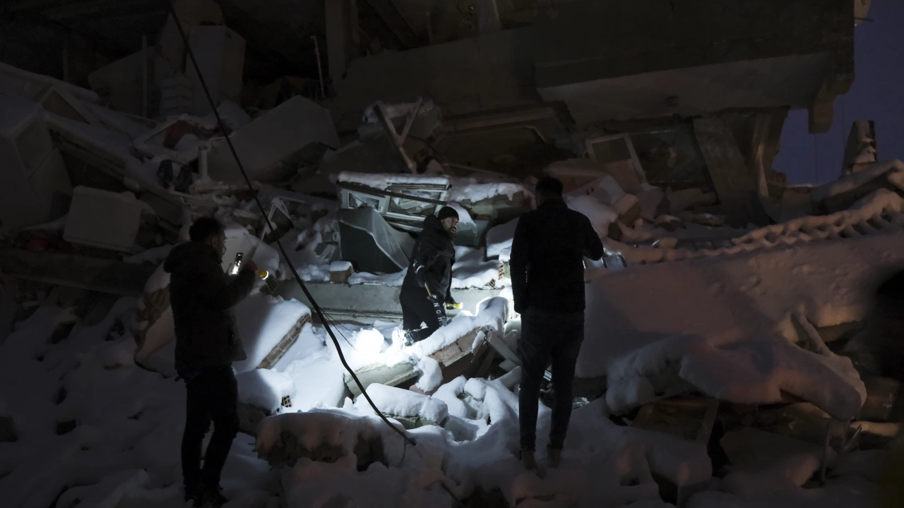 Броят на загиналите след опустошителните земетресения по турско сирийската граница надхвърли