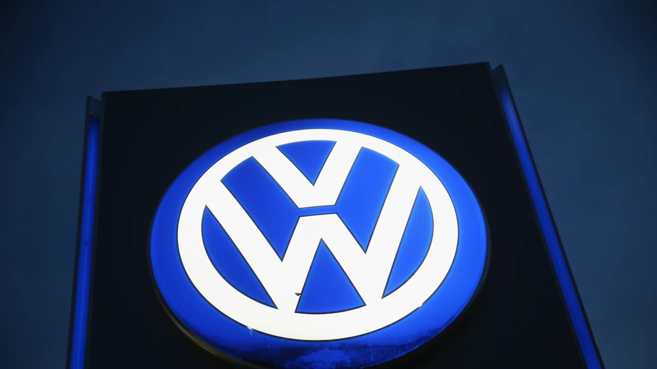 Германският автомобилен гигант Фолксваген Volkswagen съобщи че нетният му паричен
