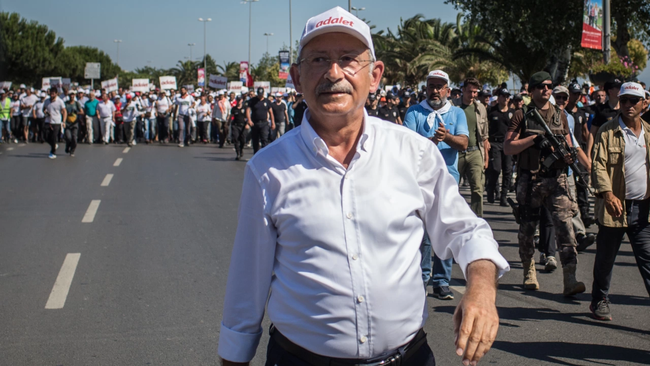 Турската опозиция обвини президента на страната Реджеп Еродган за големия