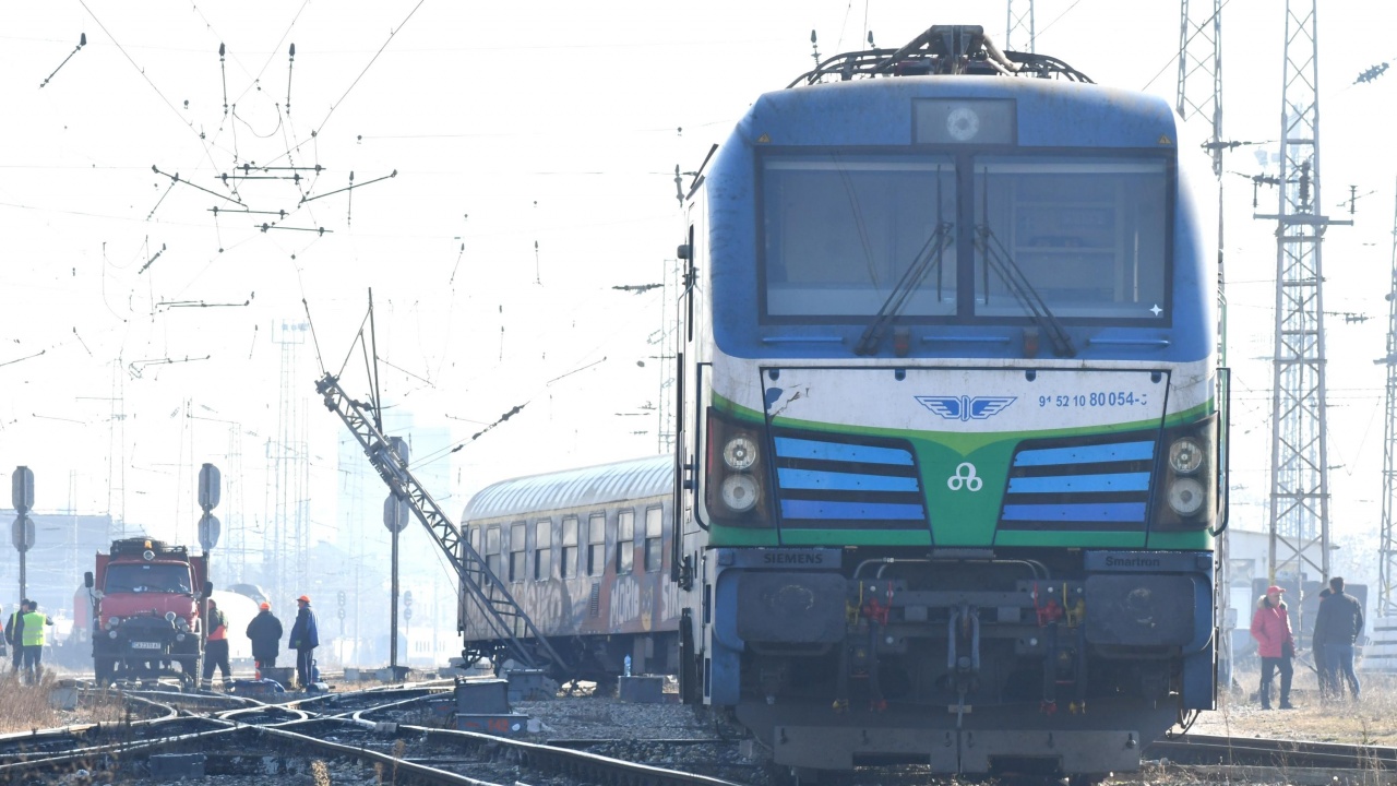 Шестима пострадали при инцидент с влака Добрич-София