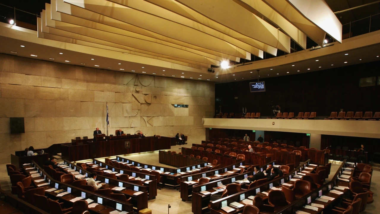 Депутатката в израелския парламент Кнесет Юлия Малиновская се разплака по