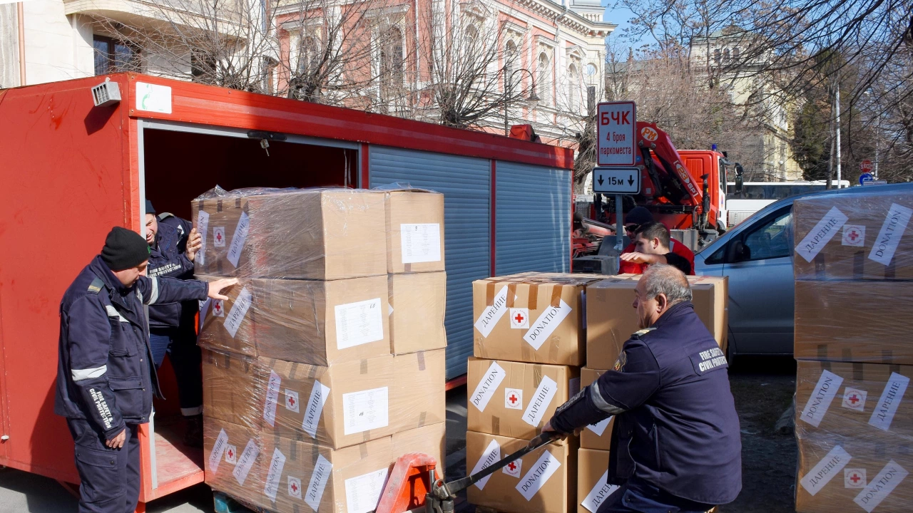 Българският червен кръст във Варна дарява хуманитарна помощ за пострадалите