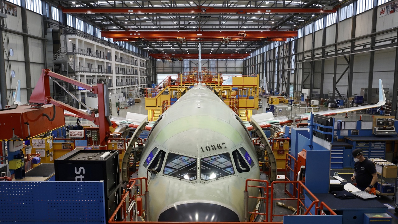 Airbus планира да наеме още 3500 служители в Германия