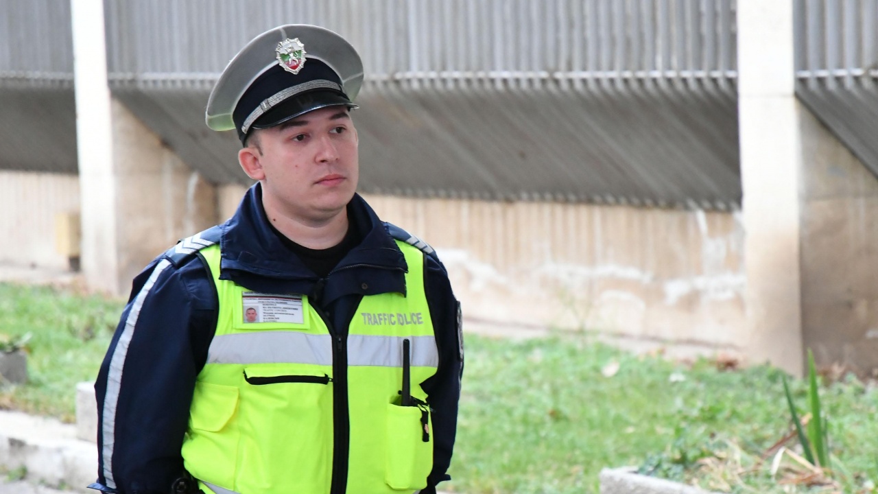 Полицай Каленски отново отказа подкуп, този път от украинец