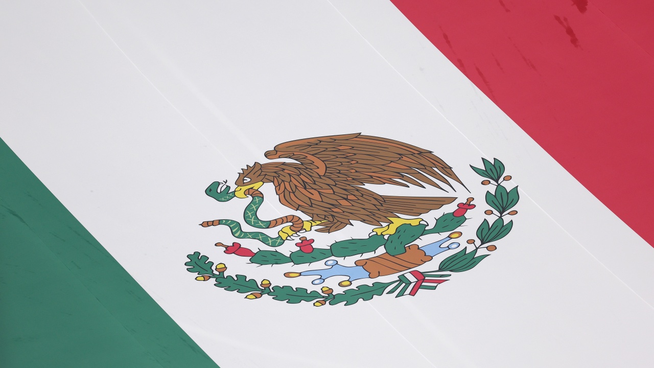 Мексико заяви, че съжалява за решението на Перу да отзове посланика си