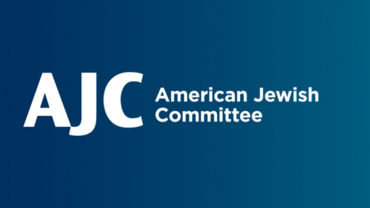От Американския еврейски комитет ( AJC) изразиха загриженост заради подновените
