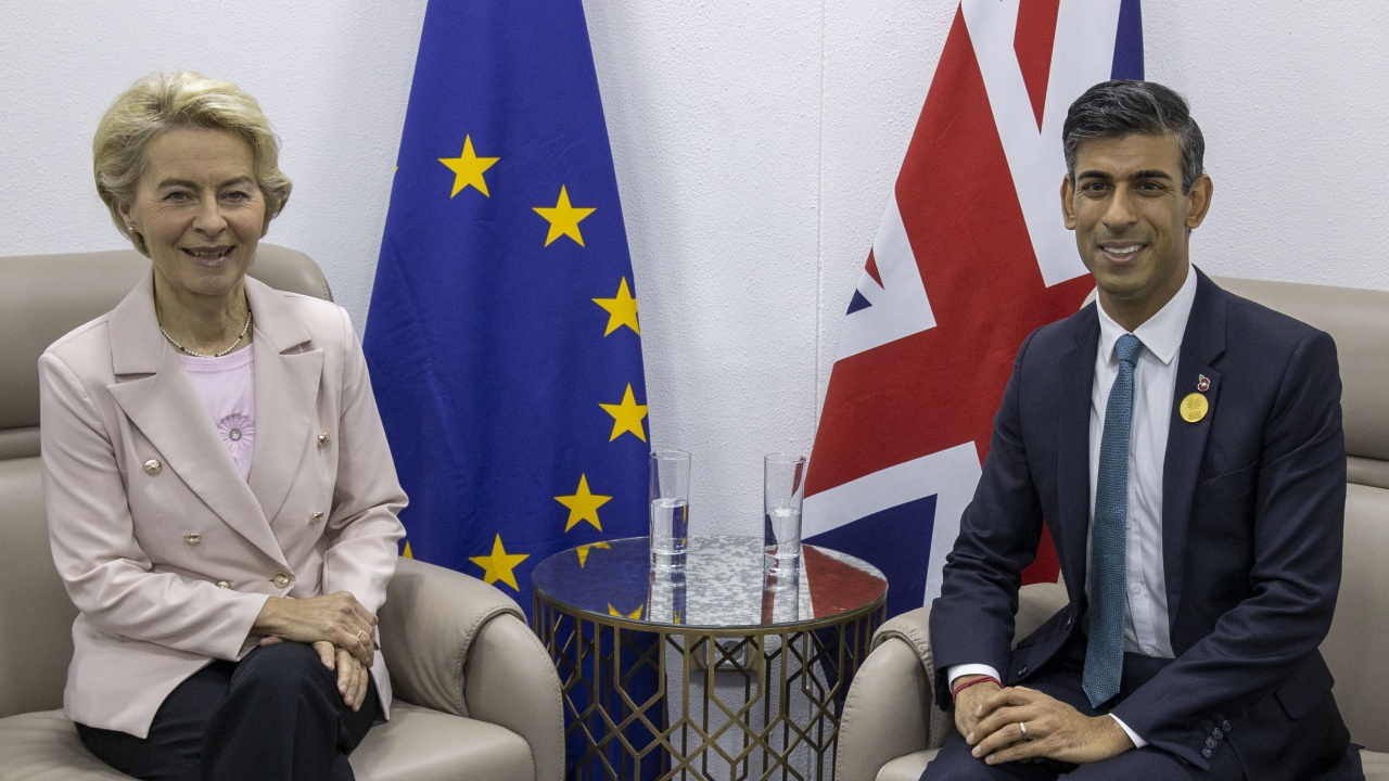 Лидерите на ЕС и Великобритания обсъждат утре нова търговска сделка за Брекзит