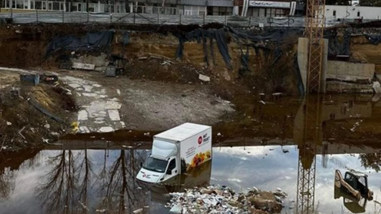 Бус е паднал в езеро в столичния квартал Студентски град Возилото