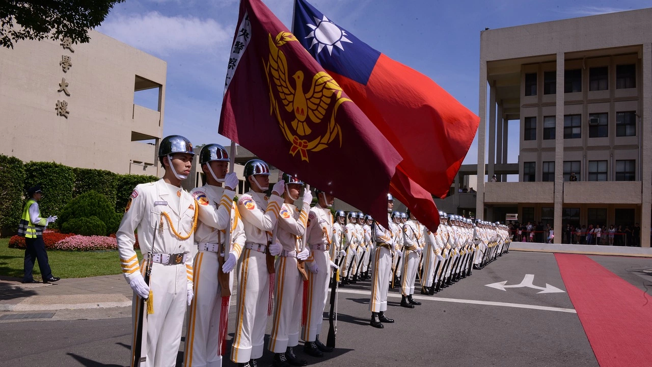 Тайванската президентка Цай Ингвен заяви днес че военните връзки на