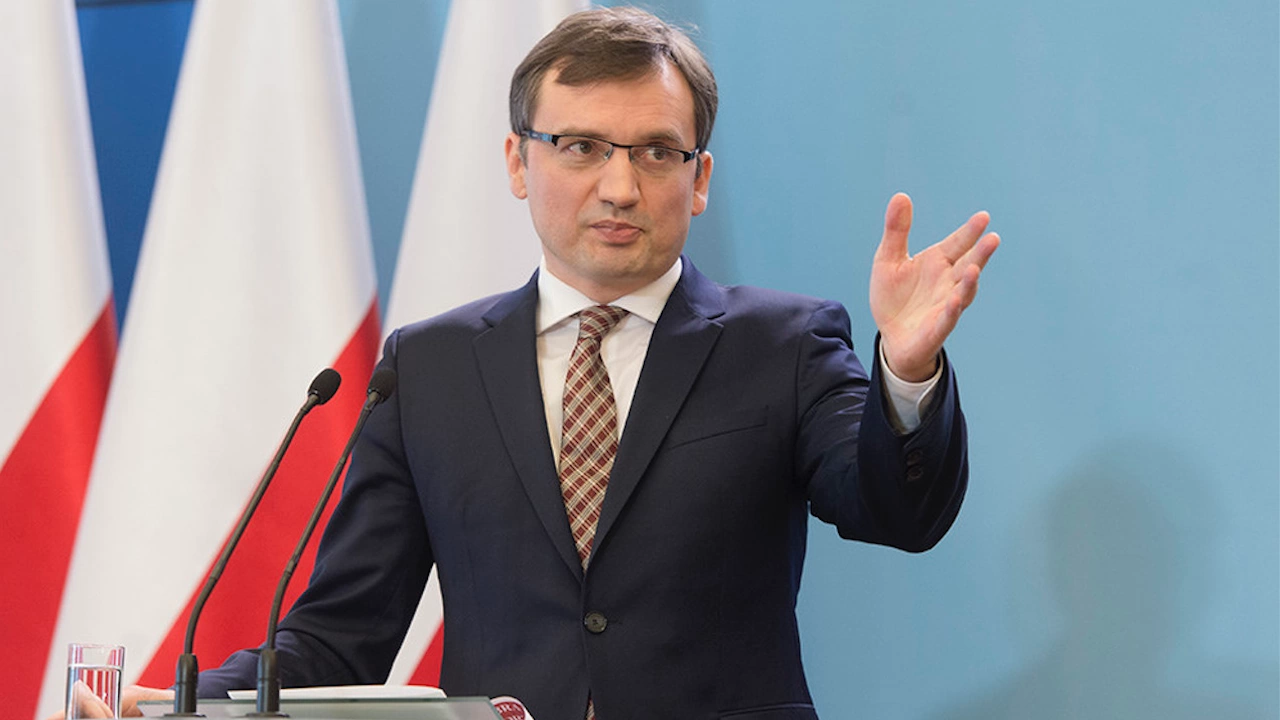 Министърът на правосъдието на Полша Збигнев Жобро използва социалните мрежи