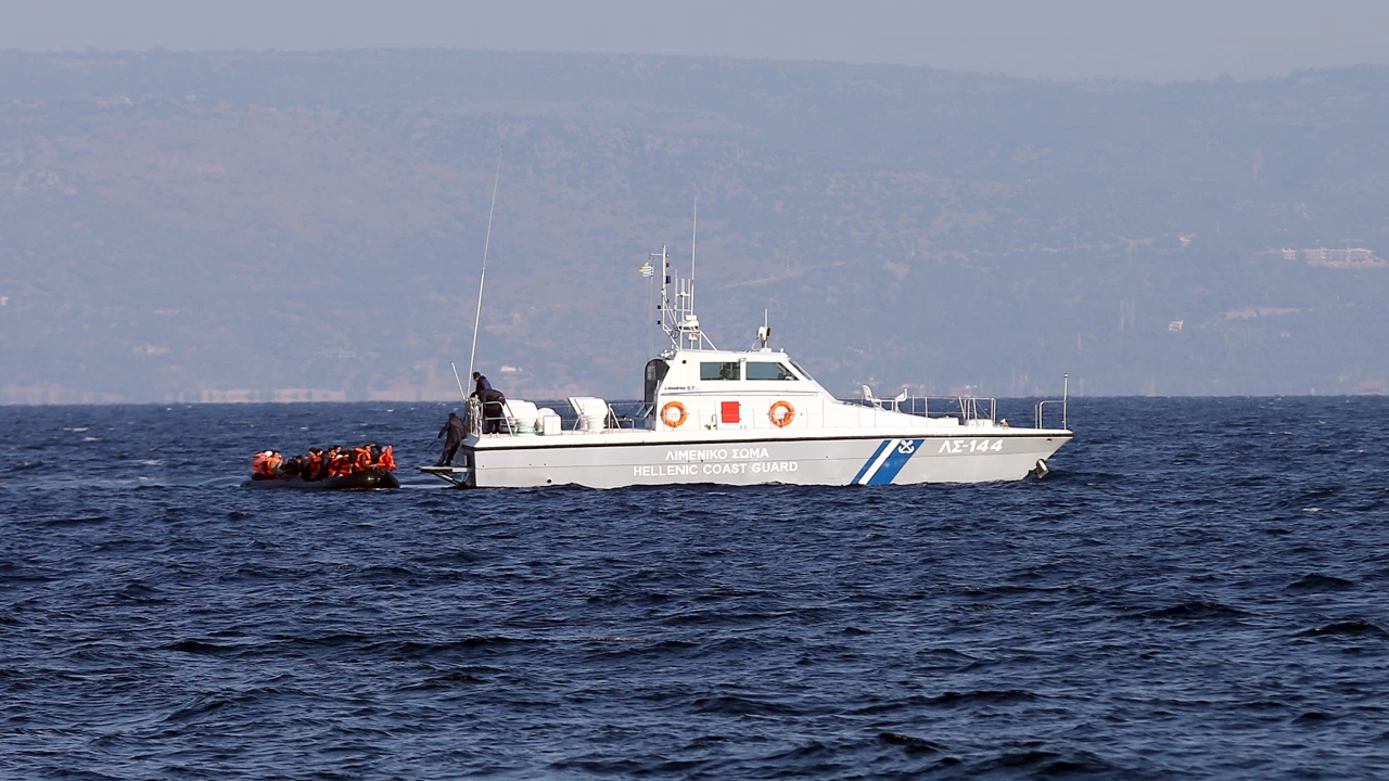 Гръцката брегова охрана арестува 50 годишен мъж обвинен в незаконно транспортиране