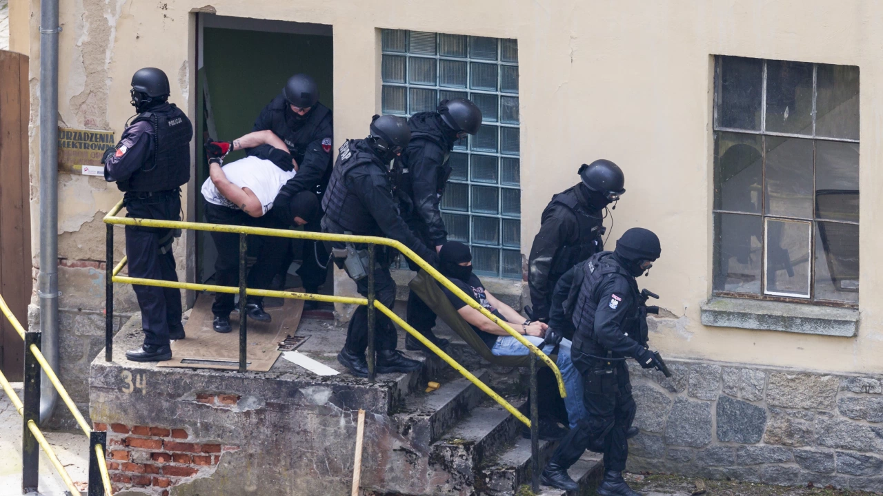 Служители на сръбската Службата за борба с организираната престъпност арестуваха