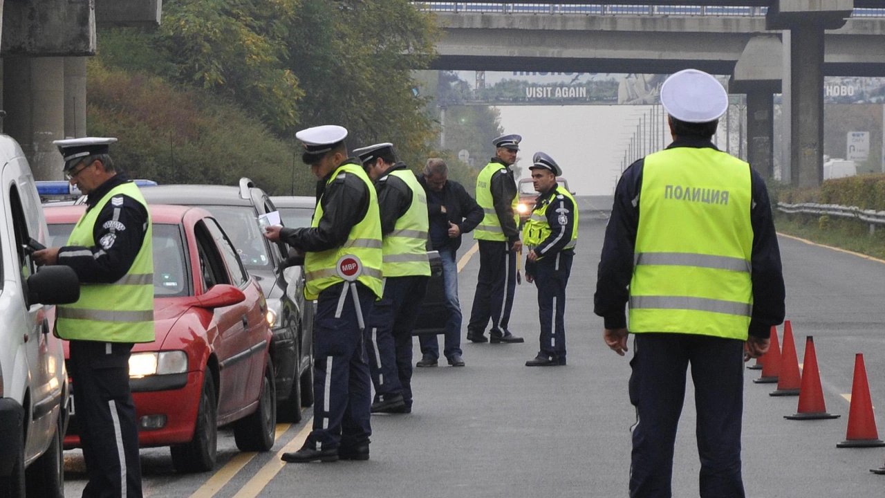 Пътни полицаи са спрели за проверка шофьор на катафалка в