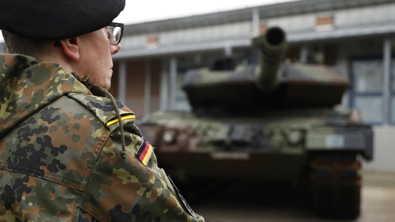 Берлин ще изпрати на Украйна още четири танка Леопард 2А6