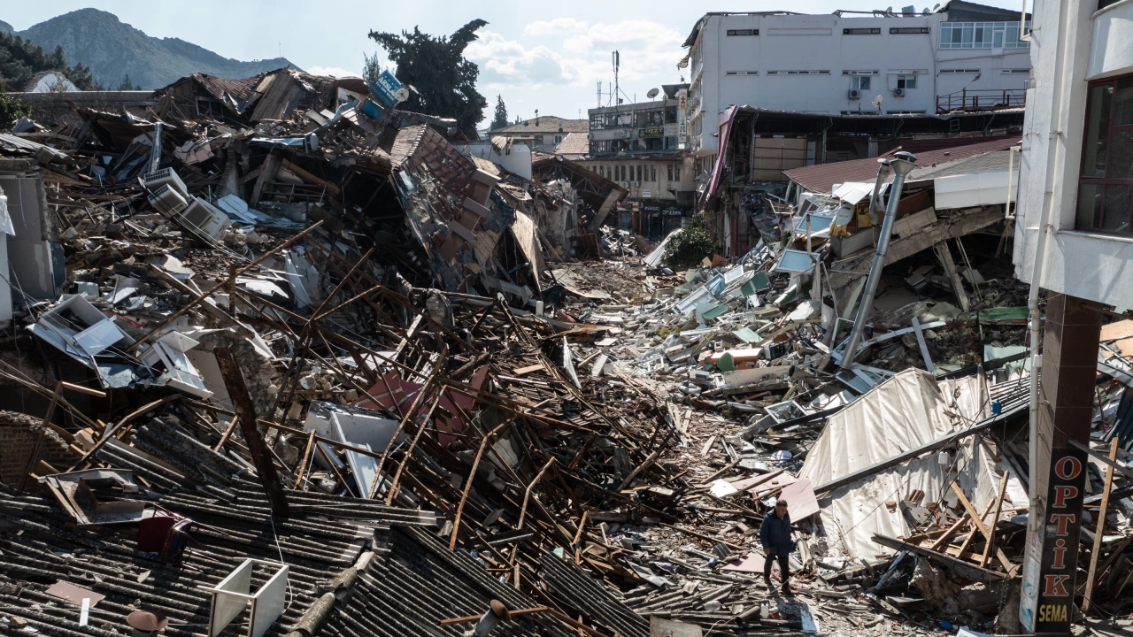 Над 170 000 сгради са напълно разрушени от серията земетресения в Югоизточна