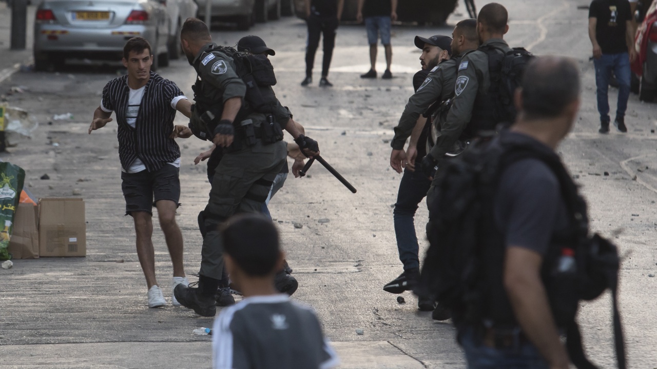 Няколко ранени и десетки арестувани при протести в Тел Авив
