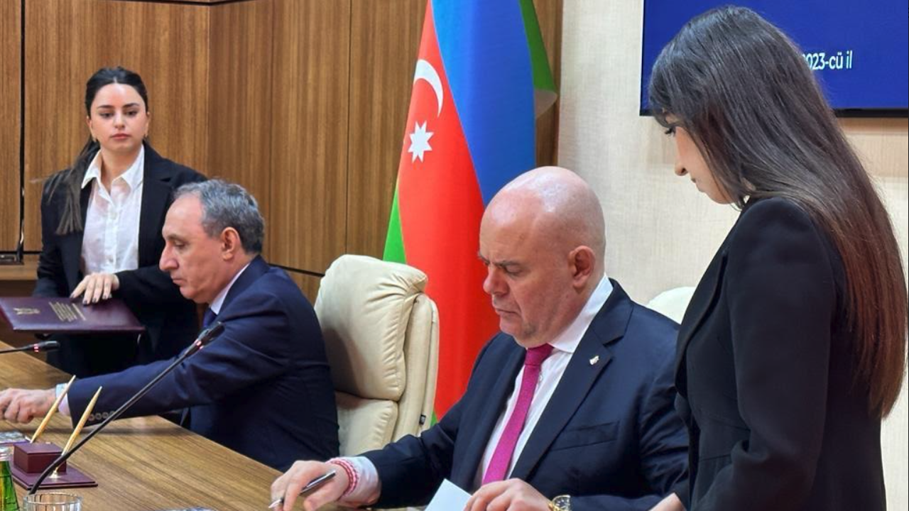 Иван Гешев подписа меморандум за сътрудничество с главния прокурор на Азербайджан