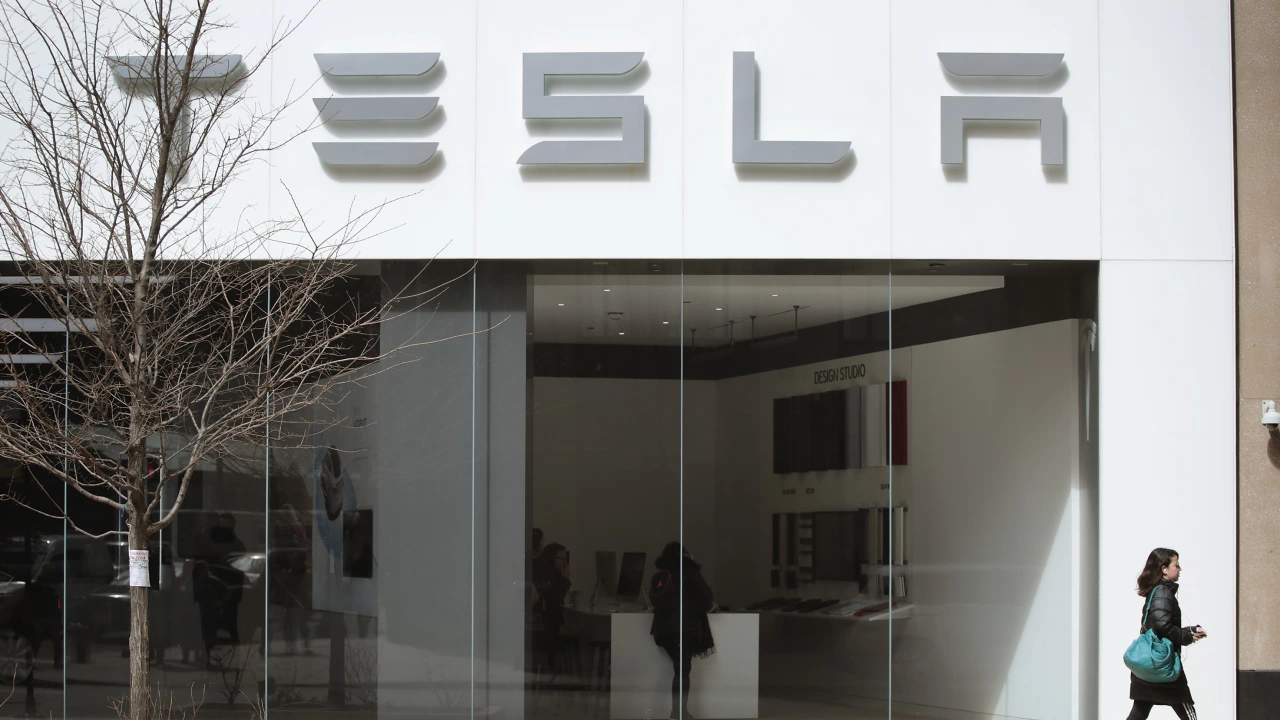 Тесла Tesla ще намали наполовина разходите по сглобяването на електрическите