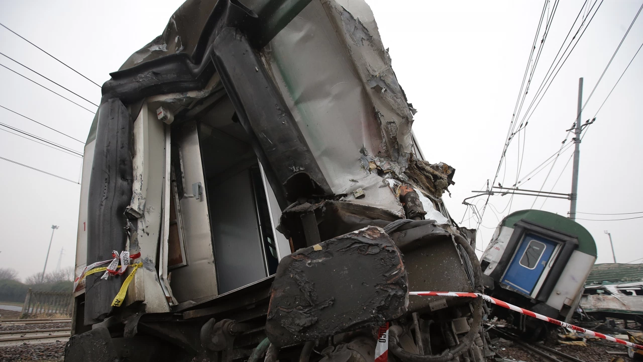 Невъобразимата трагедия на влаковата катастрофа в Гърция е послание към