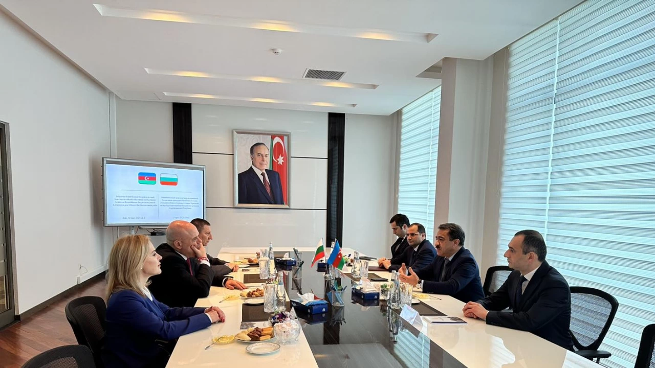 В рамките на официално посещение в Баку главният прокурор