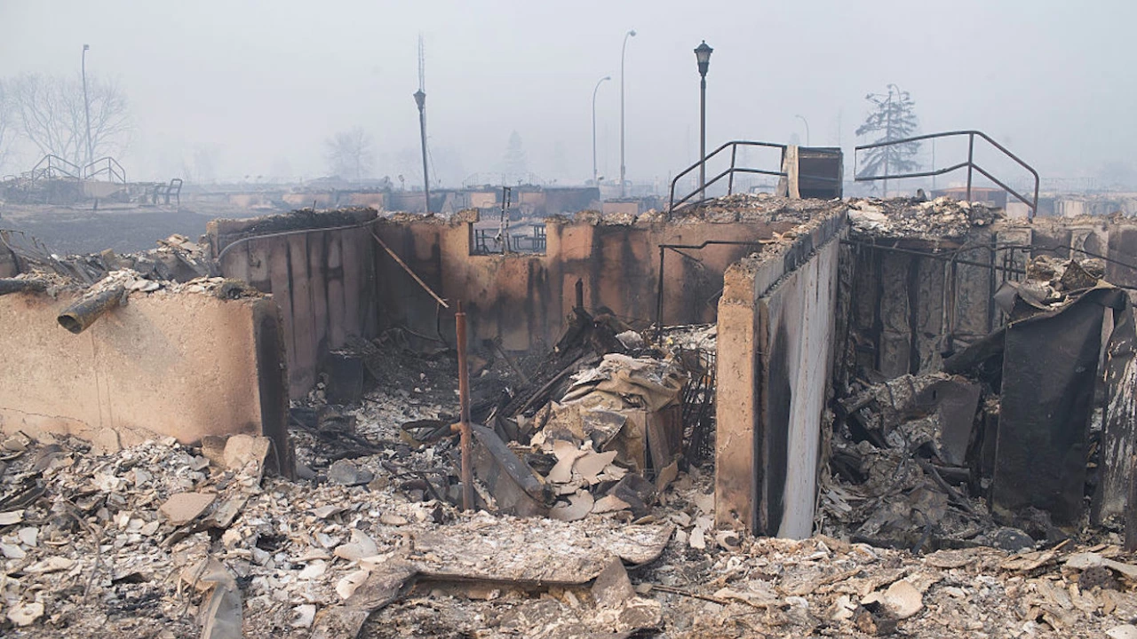 Силно задимяване има в бургаския квартал Възраждане вследствие на пожар