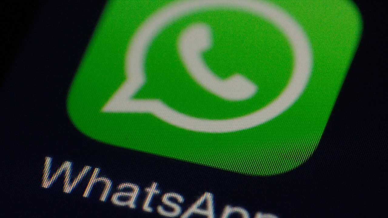 WhatsApp се съгласи да спазва правилата на ЕС