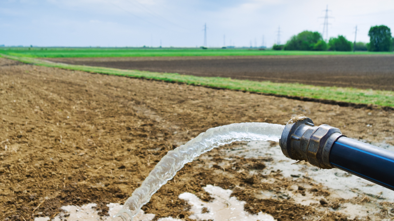 10 000% надценка на водата за земеделците
