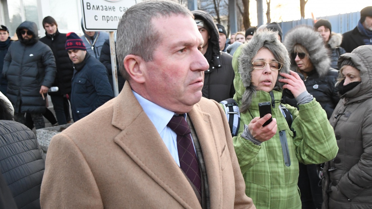 Адвокатът на Велико Желев: Служителят, подал сигнал, е бил уволнен, защото вкарал посредник