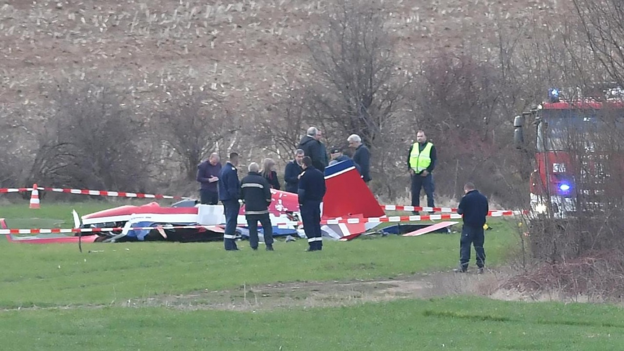 33-годишният пилот Георги Влайков загина, след като самолетът му се разби край