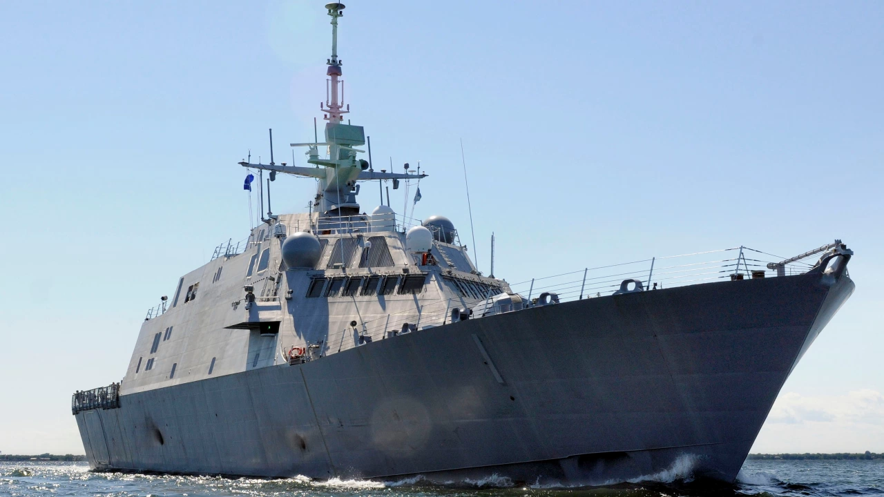 Американски кораб с военно оборудване предназначено за силите на НАТО