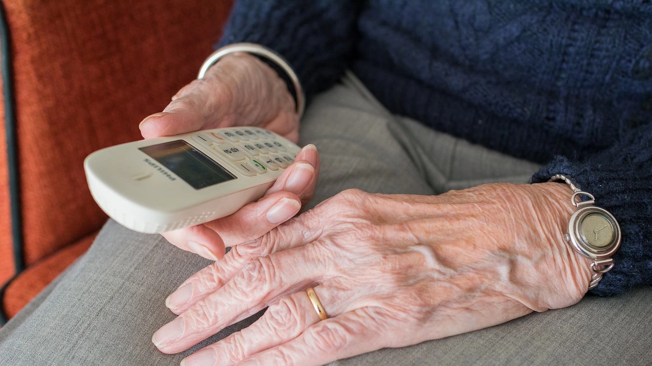 88 годишна жена от Шумен е била измамена по телефона вчера