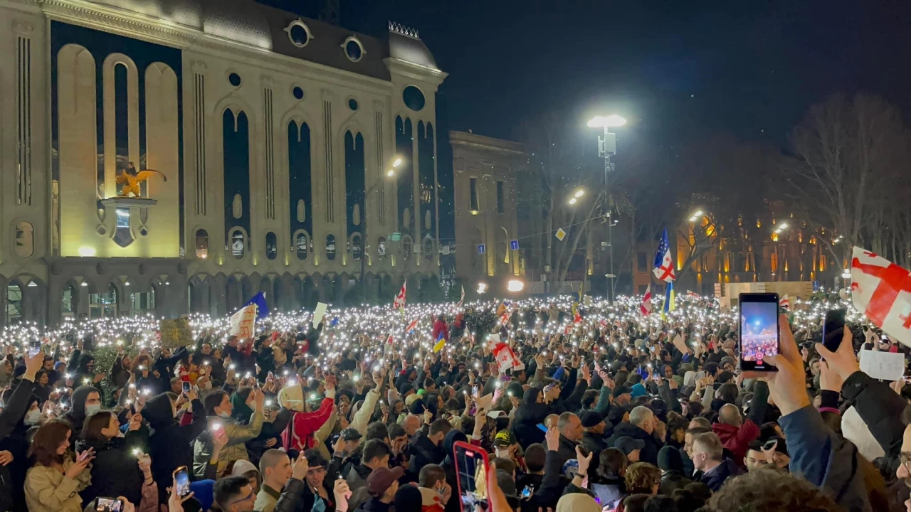 Протести масови безредици и сблъсъци в Грузия Демонстранти обкръжиха парламента