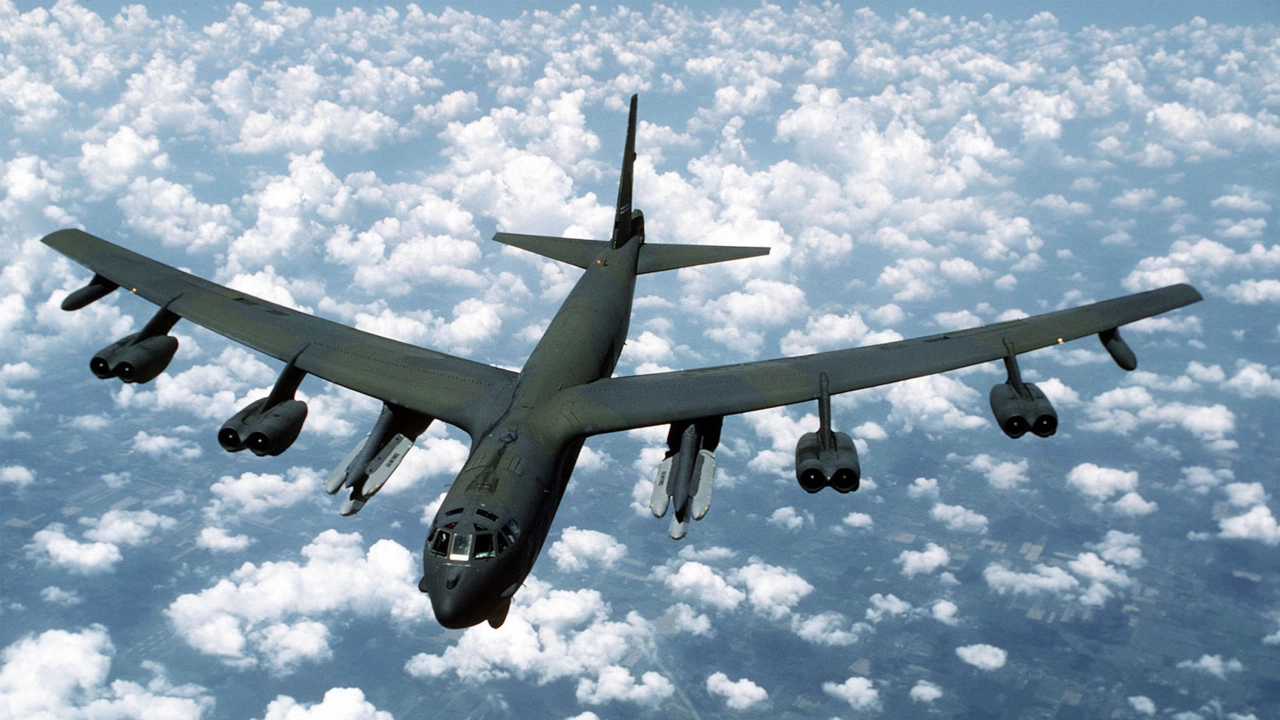 Два стратегически американски бомбардировача Boeing B 52H Stratofortress летяха над Хасково