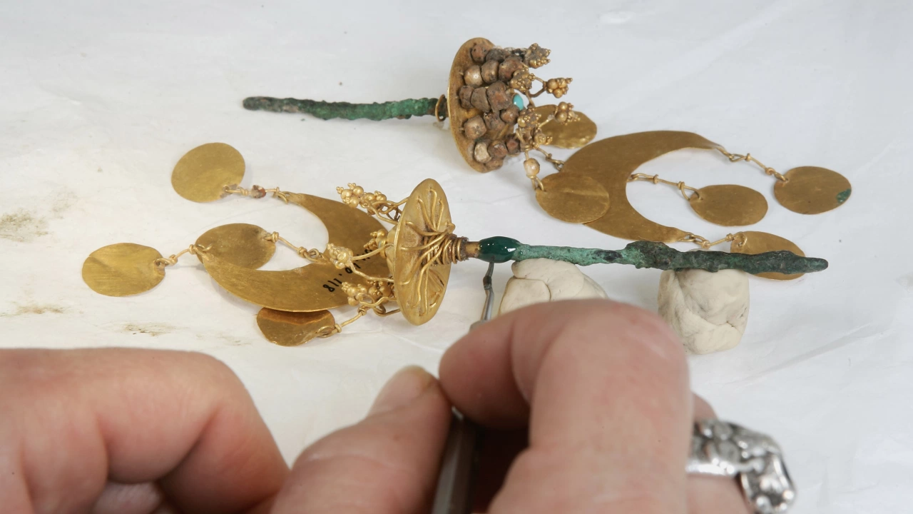Историк от Нидерландия откри уникално средновековно златно съкровище на 1000