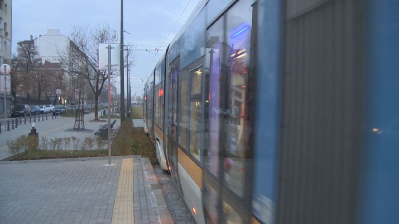 Нископодови трамваи ще се движат по още три линии в София
