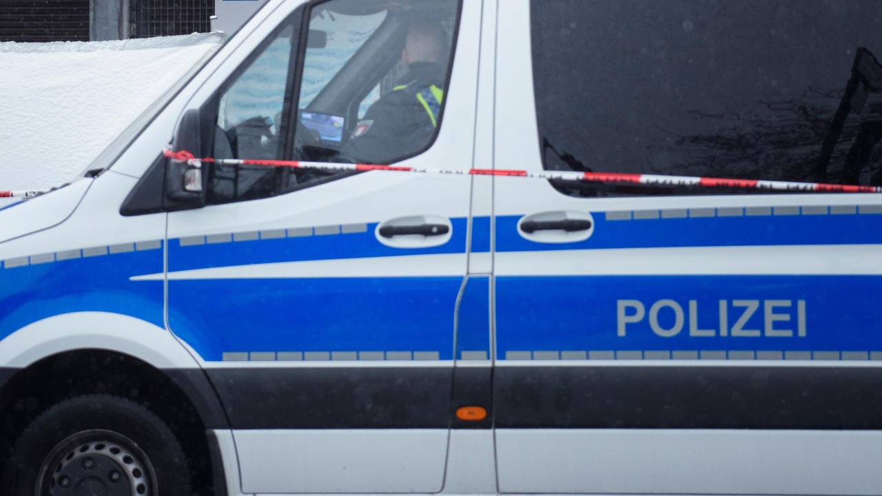 Две момичета в Германия признаха, че са убили 12-годишна с хладно оръжие
