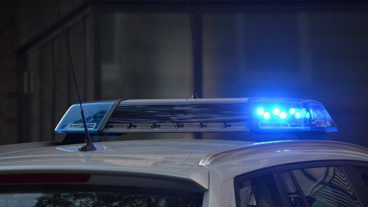 Гръцката полиция преследва откраднат автомобил с български номера 60 км