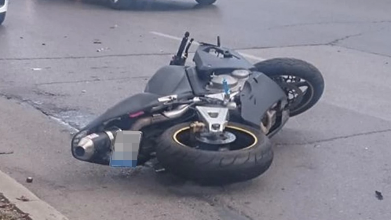 Мотоциклетист без книжка пострада при пътен инцидент в Русе, съобщиха от полицията.
На 14